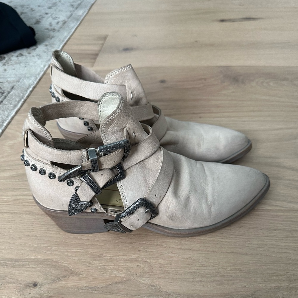 Dolce Vita Spur Ankle Buckle Bootie Sand